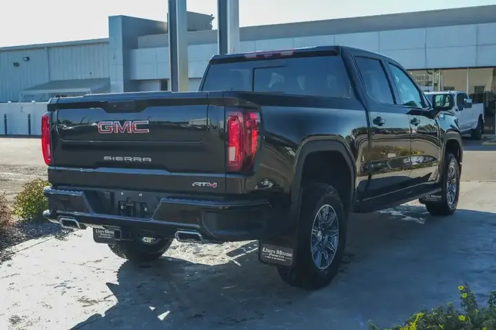 GMC Sierra 1500 2026 photo 2
