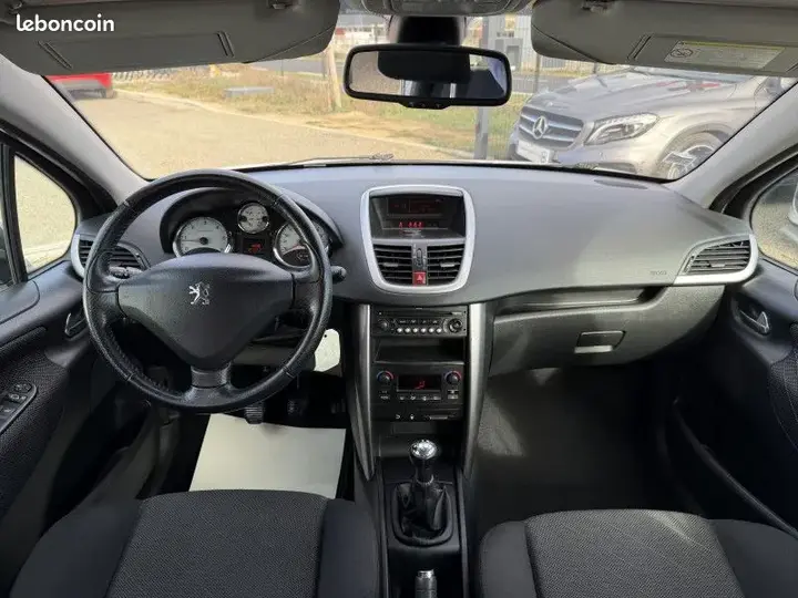 Peugeot 207 2009 photo 4