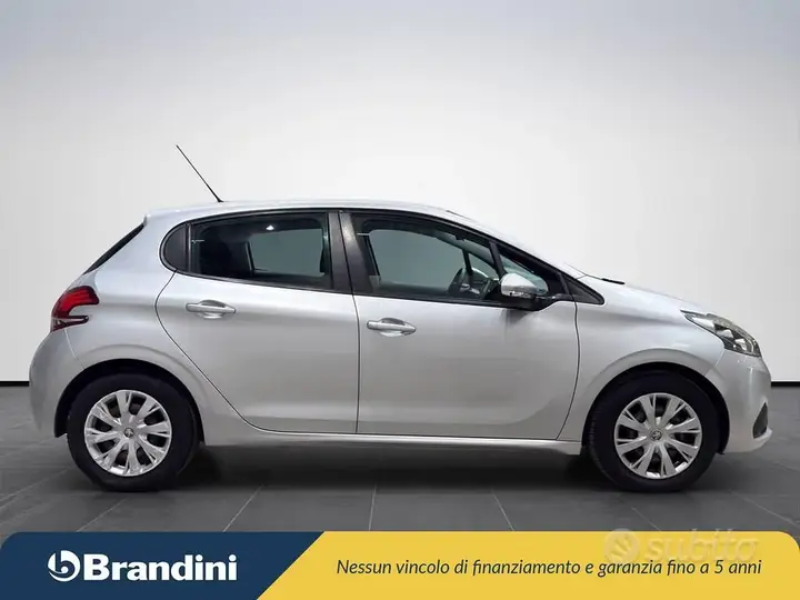 Peugeot 208 2016 photo 5