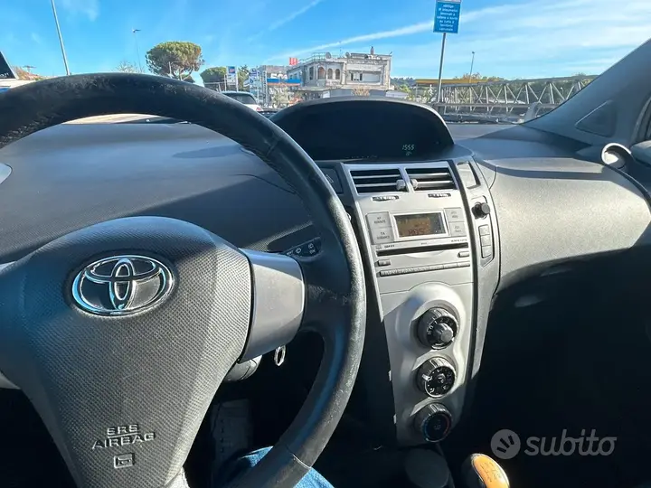 Toyota Yaris 2006 photo 4