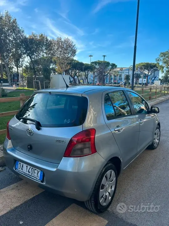 Toyota Yaris 2006 photo 3