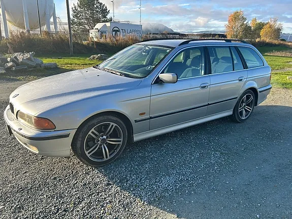 BMW 523I 1999 photo 3
