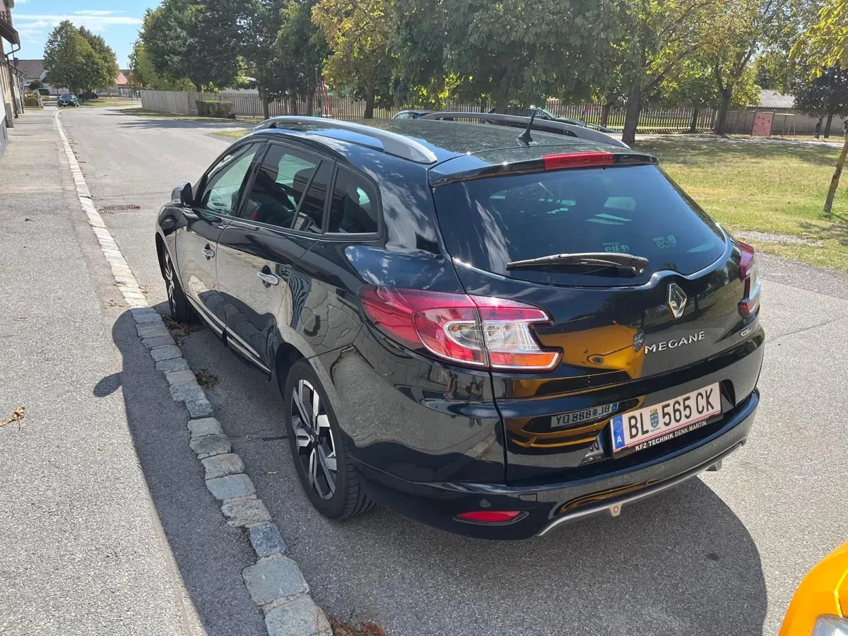 Renault Megane 2012 photo 2