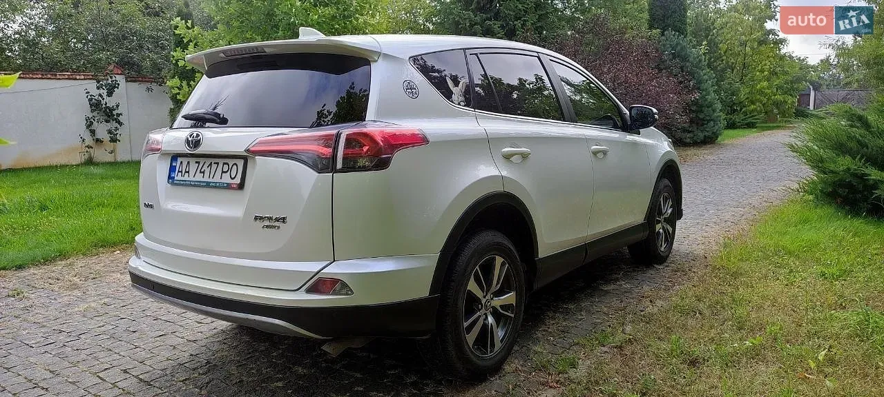 Toyota Rav4 2017 photo 2