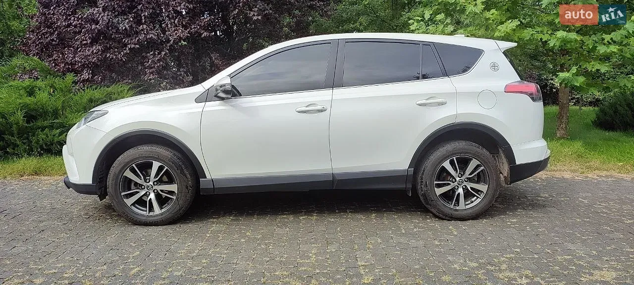 Toyota Rav4 2017 photo 4