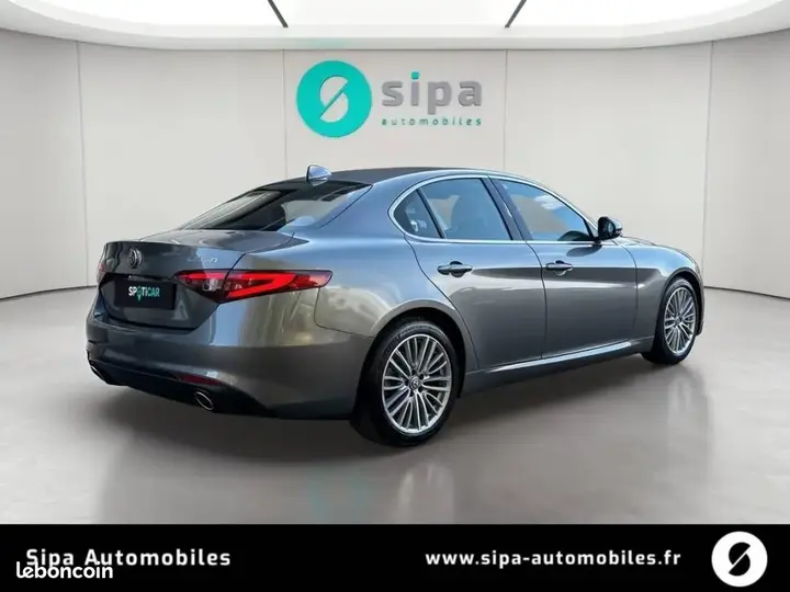 Alfa Romeo Giulia 2018 photo 2