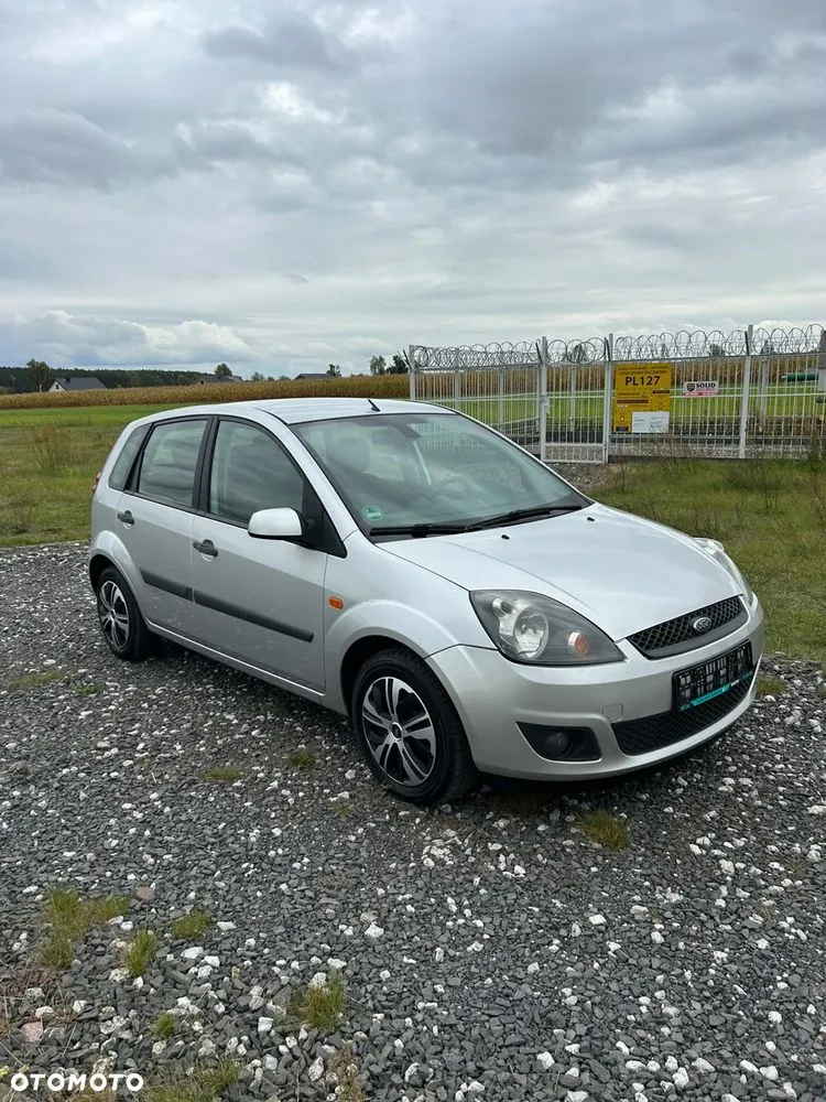 Ford Fiesta 2007 photo 2