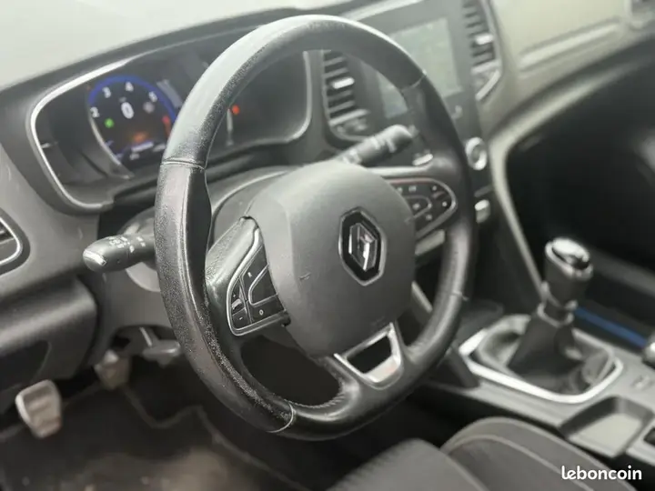 Renault Megane 2018 photo 3