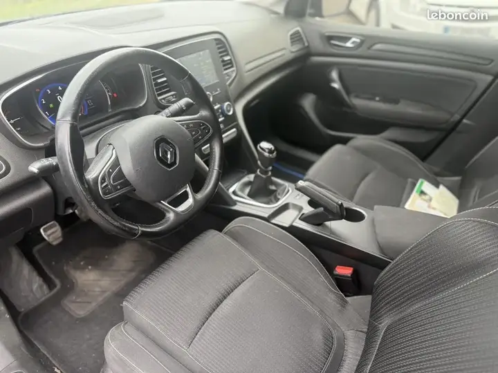 Renault Megane 2018 photo 4