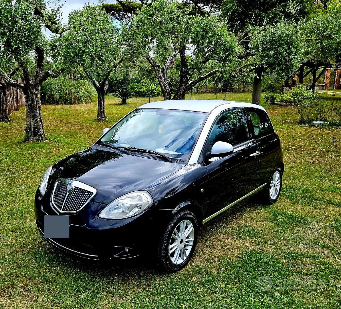 Lancia Ypsilon