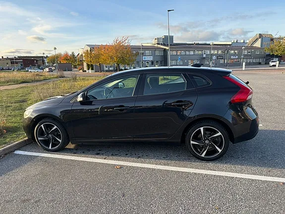 Volvo V40 2013 photo 2
