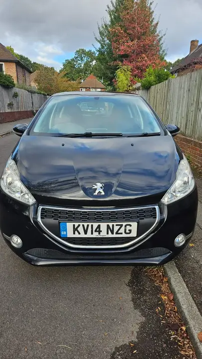 Peugeot 208 2014 photo 2