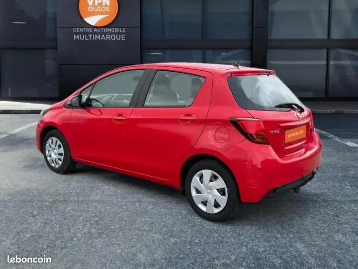 Toyota Yaris 2015 photo 3