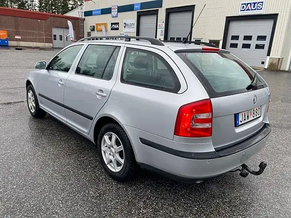 Skoda Octavia 2008 photo 3