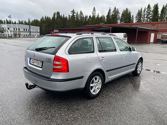 Skoda Octavia 2008 photo 4