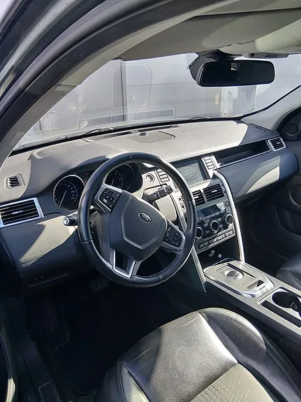 Land Rover Discovery Sport 2017 photo 2
