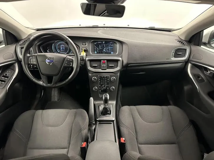 Volvo V40 2016 photo 2
