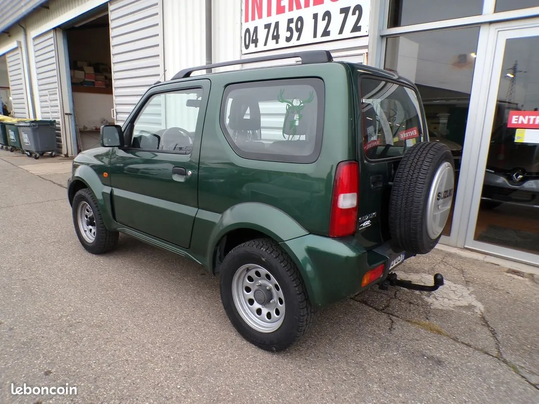 Suzuki Jimny 2010 photo 4