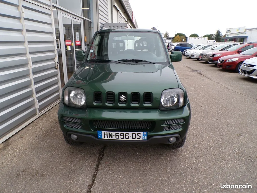 Suzuki Jimny 2010 photo 2
