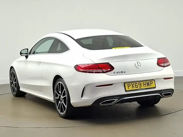 Mercedes-Benz C-Class 2019 photo 2