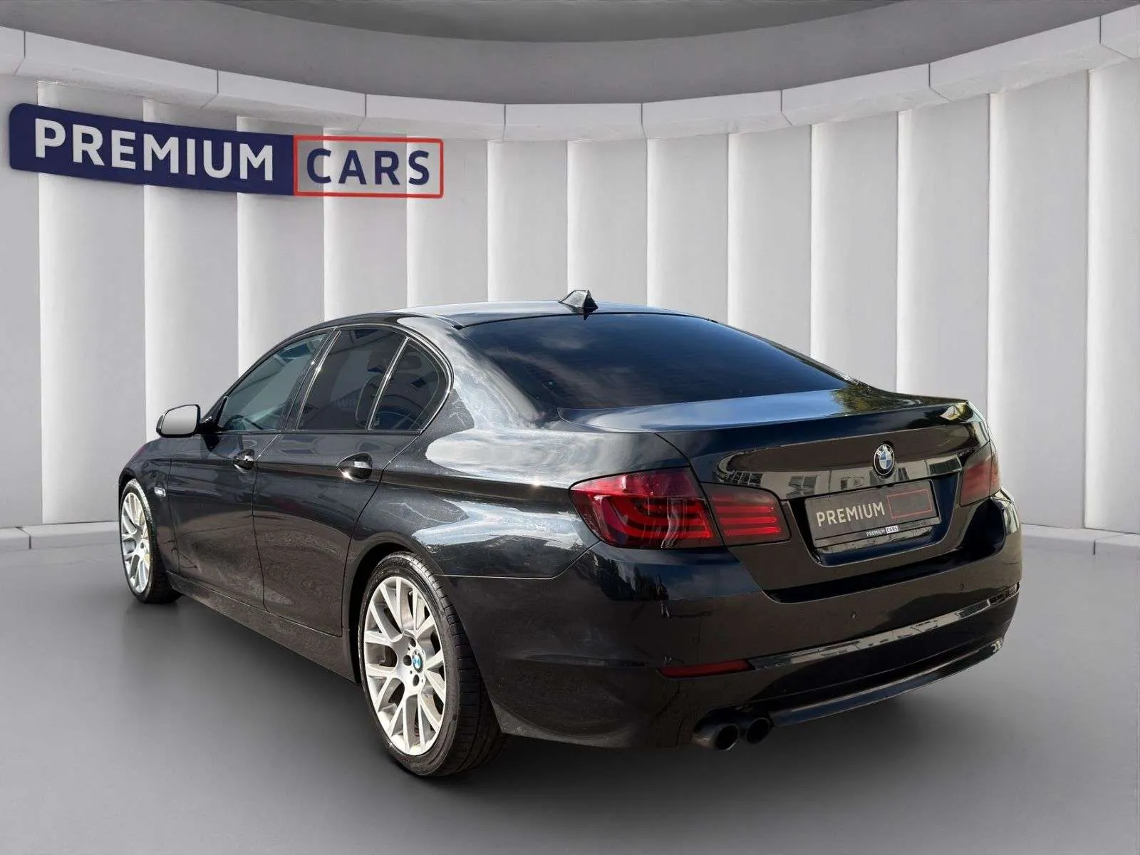 BMW 5 Series 2010 photo 3