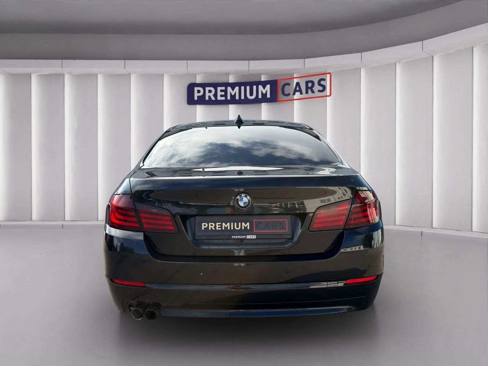 BMW 5 Series 2010 photo 4