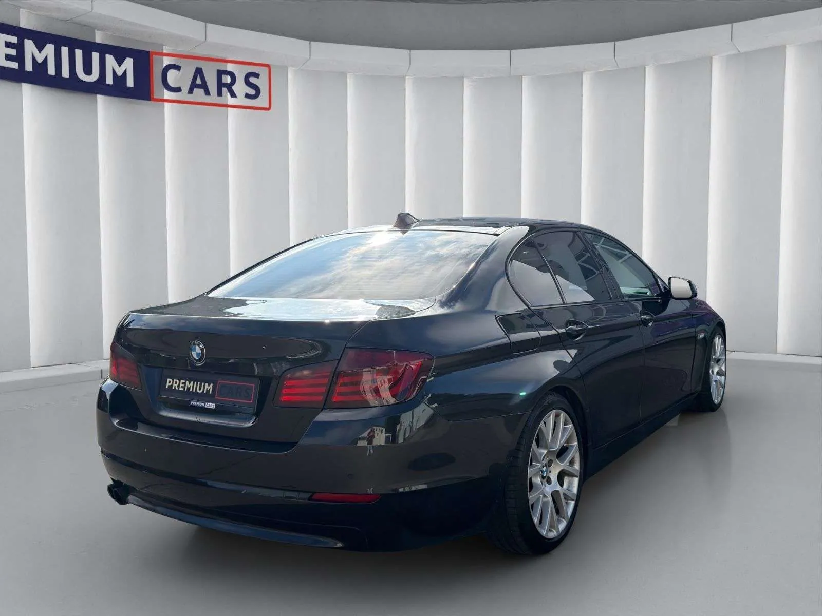 BMW 5 Series 2010 photo 5