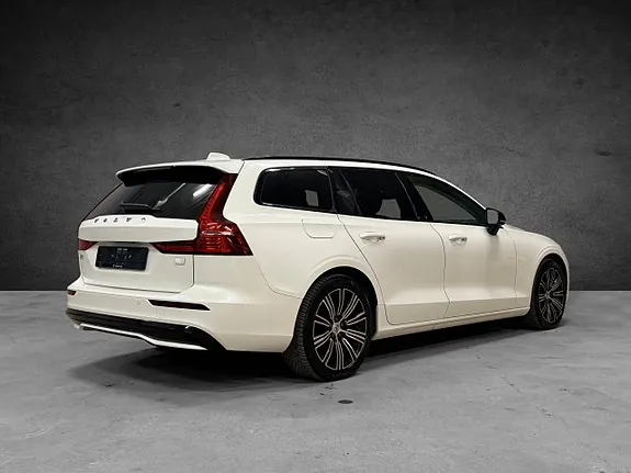 Volvo V60 2024 photo 2