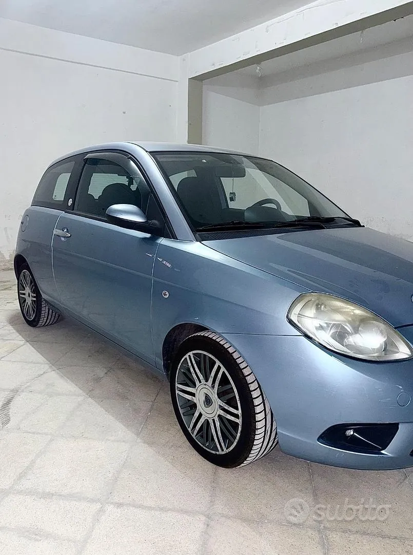 Lancia Ypsilon