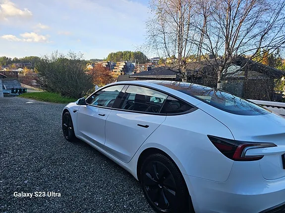 Tesla Model 3 2024 photo 5