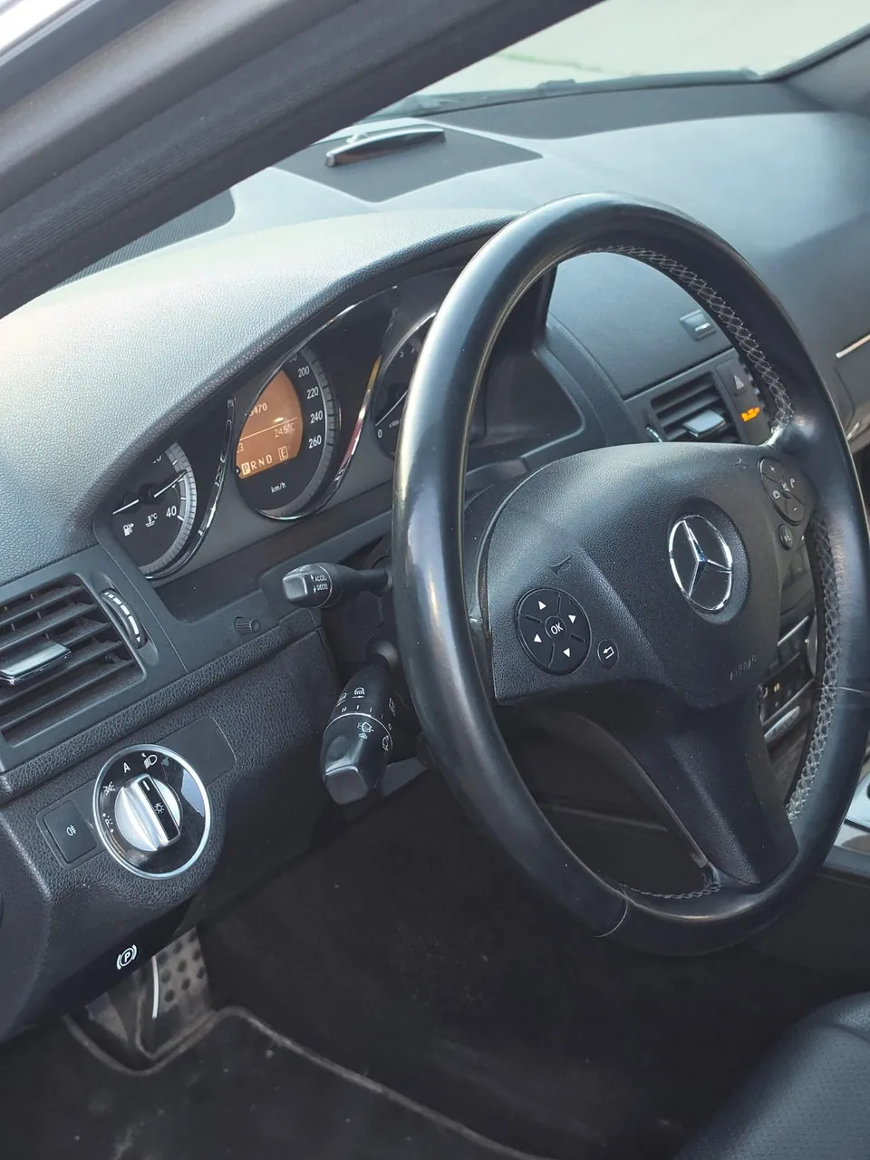 Mercedes-Benz C-Class 2012 photo 5