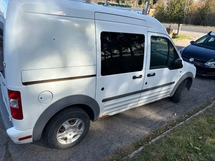 Ford Transit Connect 2010 photo 4