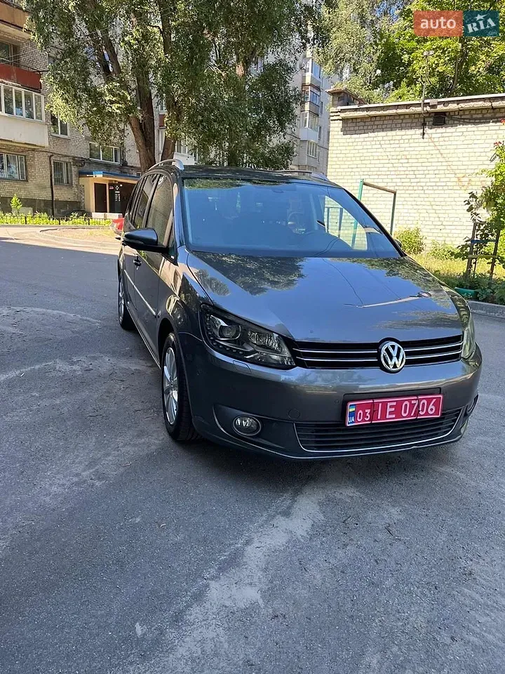 Volkswagen Touran 2010 photo 3