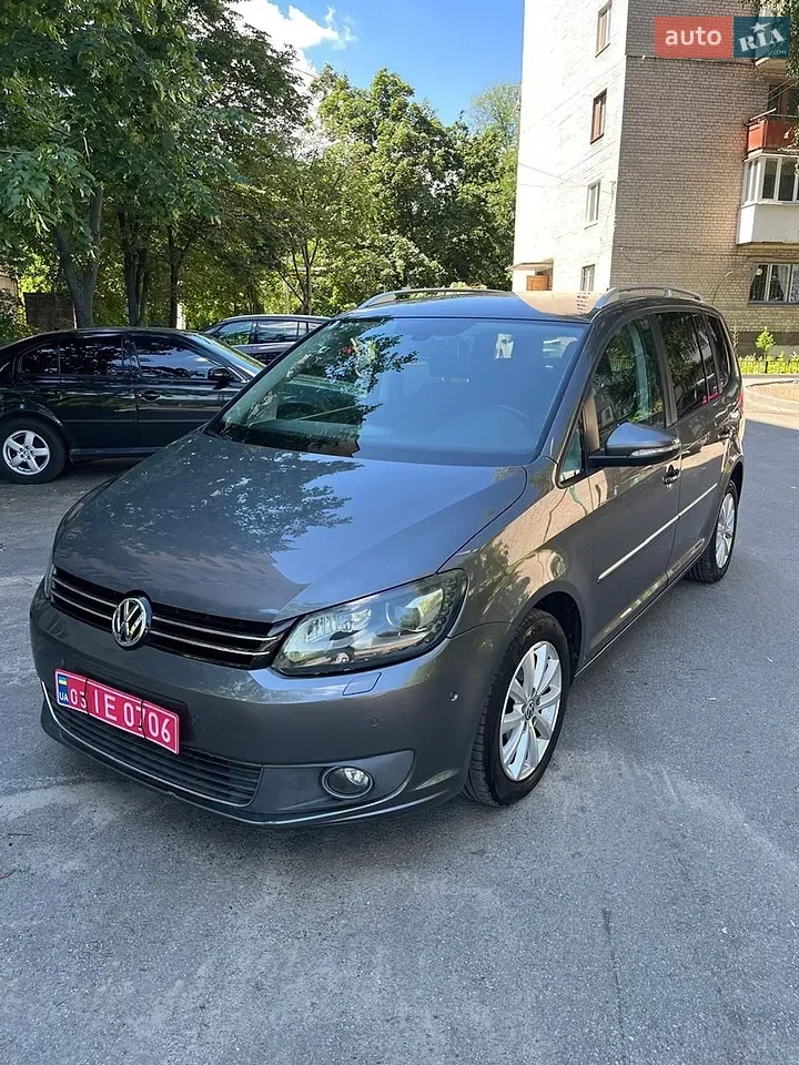 Volkswagen Touran 2010 photo 4