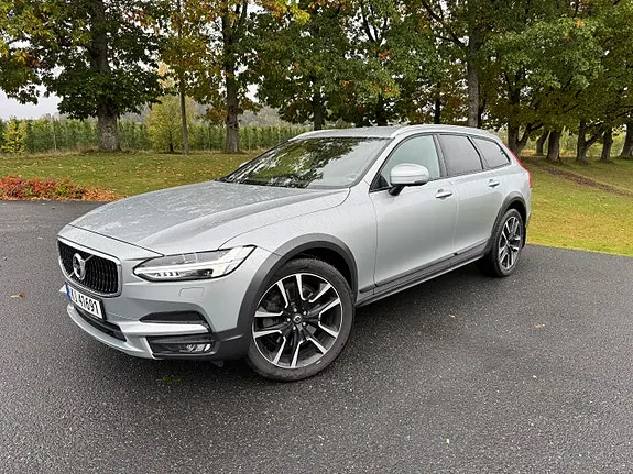 Volvo V90 Cross Country 2019 photo 2