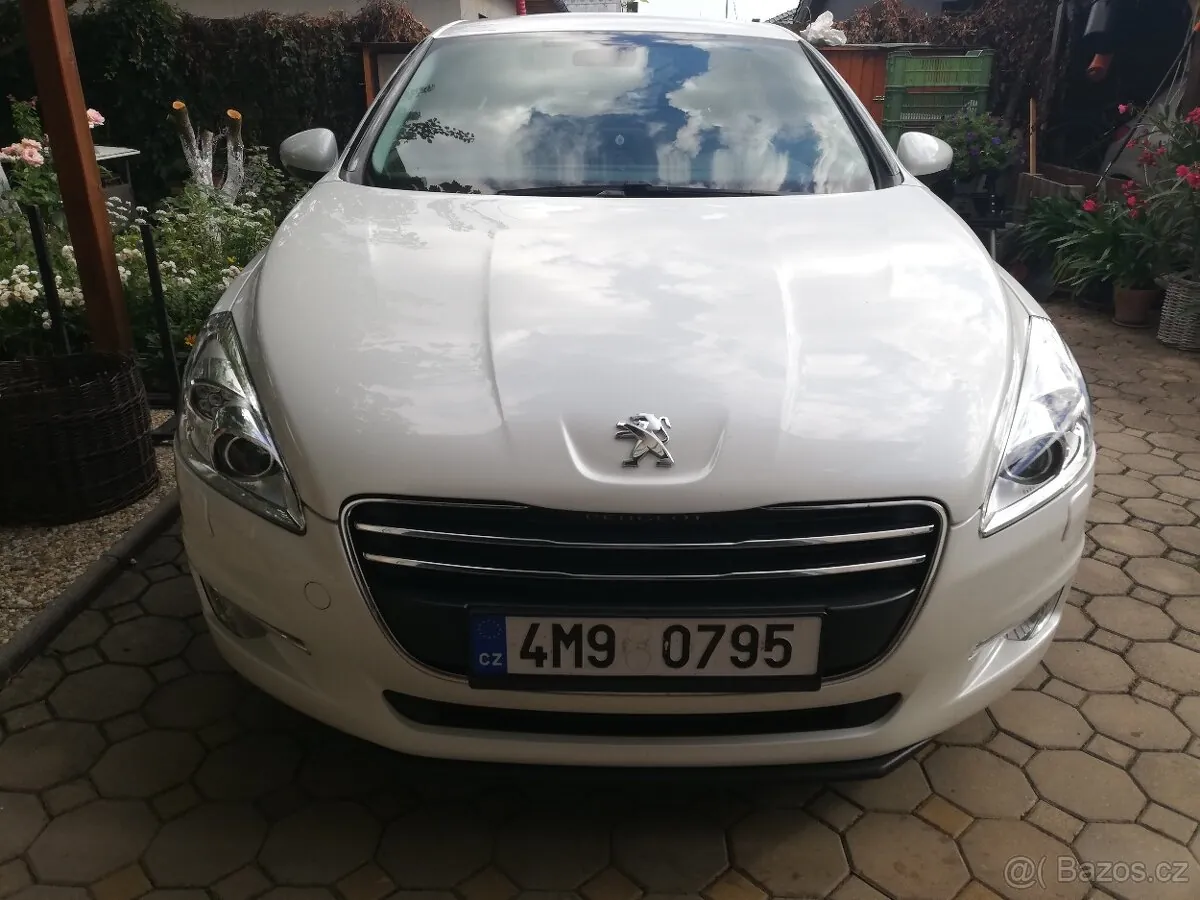 Peugeot 208 2012 photo 3