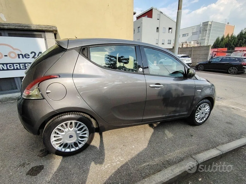 Lancia Ypsilon 2016 photo 4