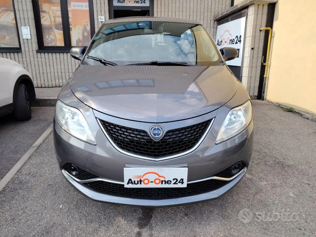 Lancia Ypsilon 2016 photo 2
