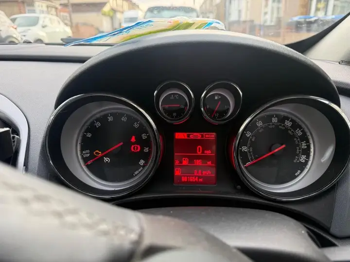 Vauxhall Astra 2015 photo 4