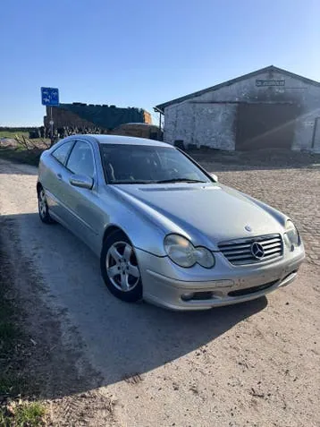 Mercedes-Benz C200 Kompressor 2003 photo 2
