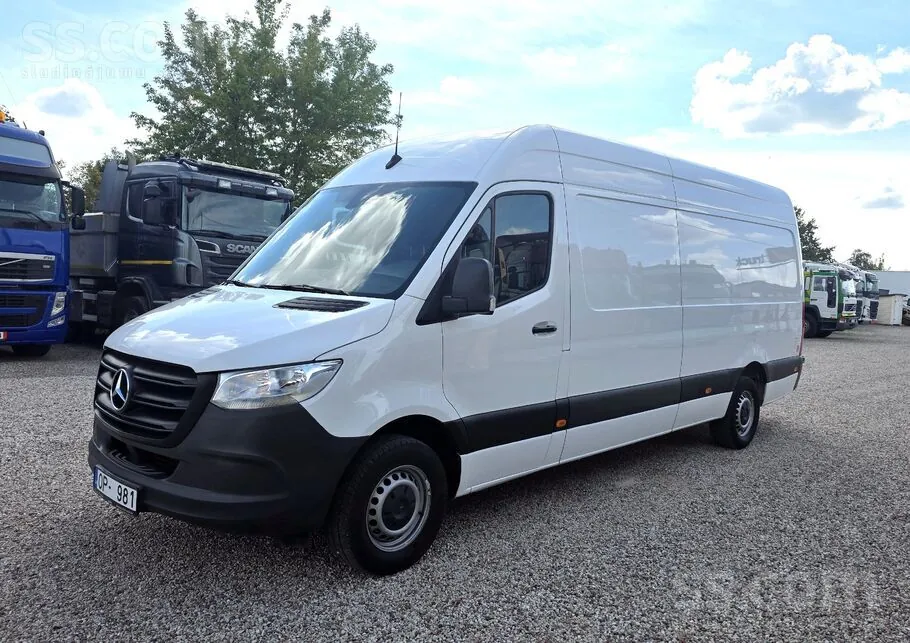 Mercedes-Benz Sprinter 2023 photo 2