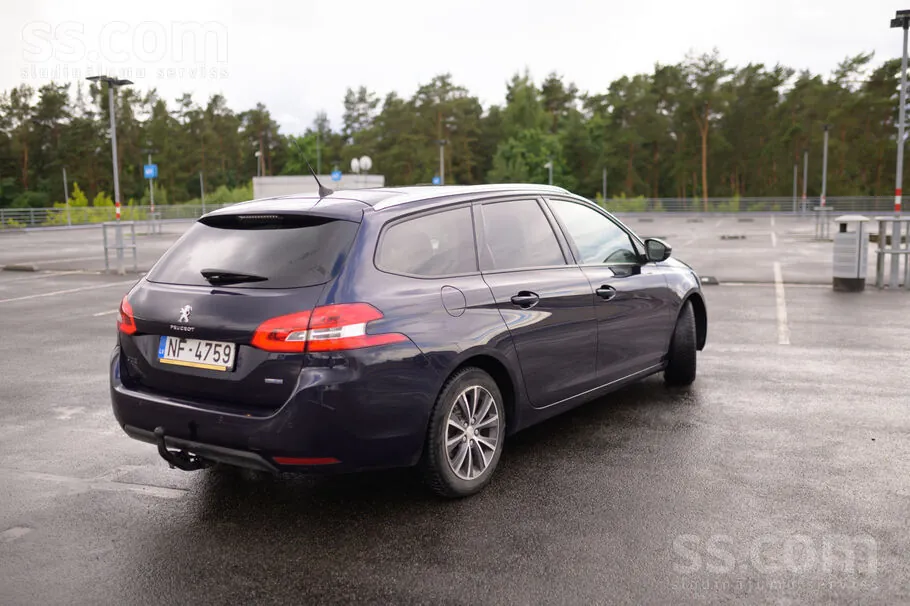 Peugeot 308 2015 photo 2