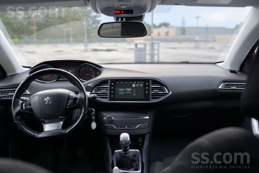 Peugeot 308 2015 photo 5