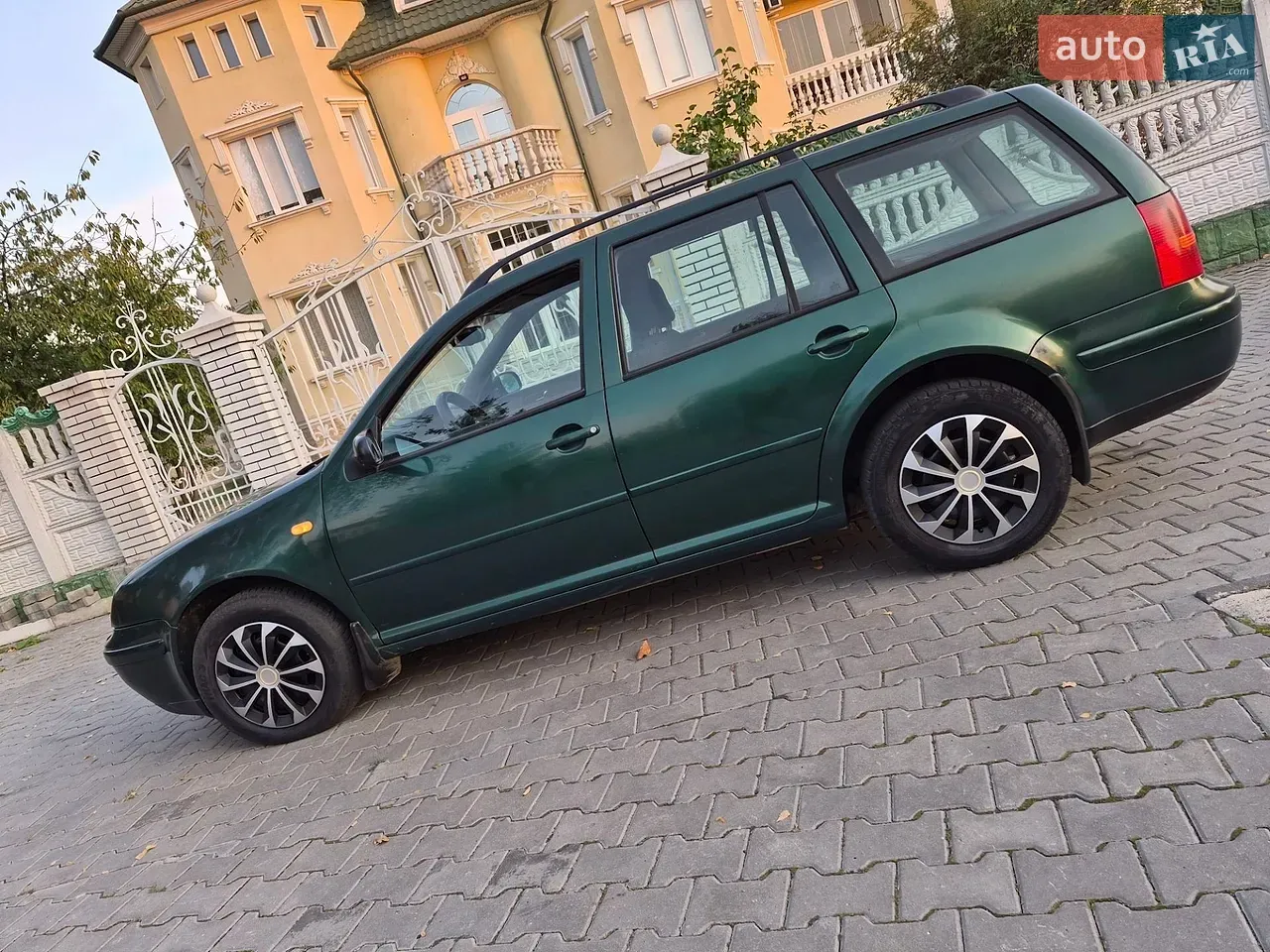 Volkswagen Bora 1999 photo 2
