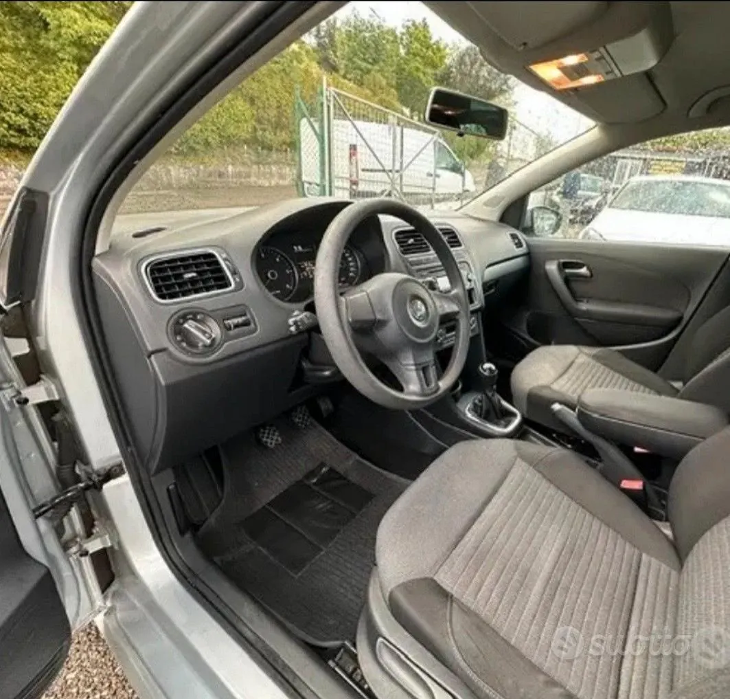 Volkswagen Polo 2012 photo 4