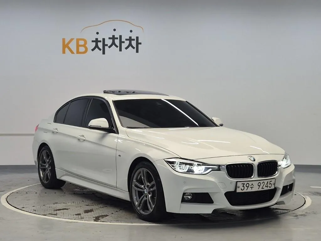 BMW 3 Series 2018 photo 4