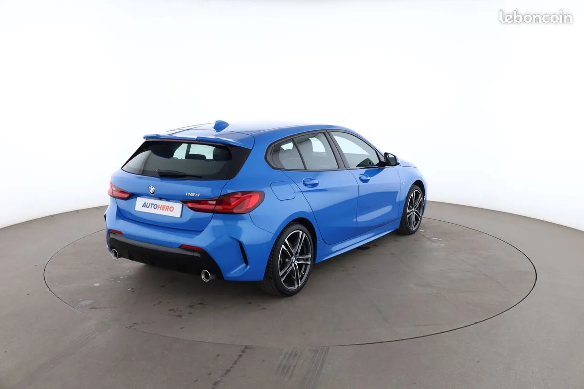 BMW 1 Series 2023 photo 3