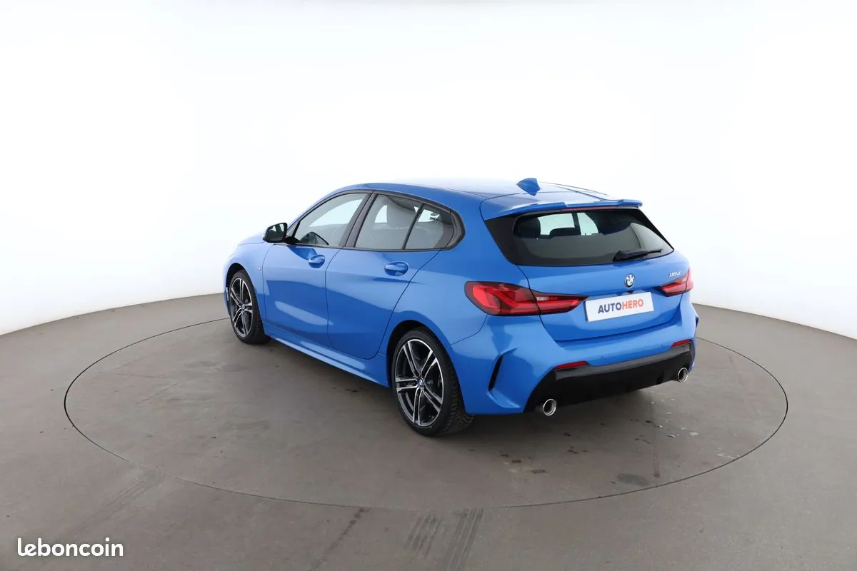 BMW 1 Series 2023 photo 2