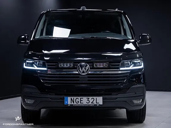 Volkswagen Transporter 2023 photo 2