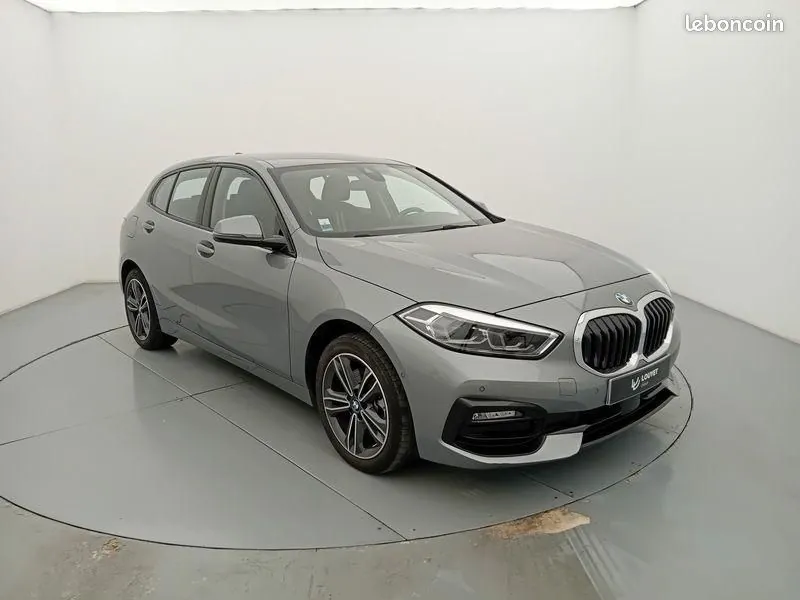 BMW Series 1 2022 photo 3
